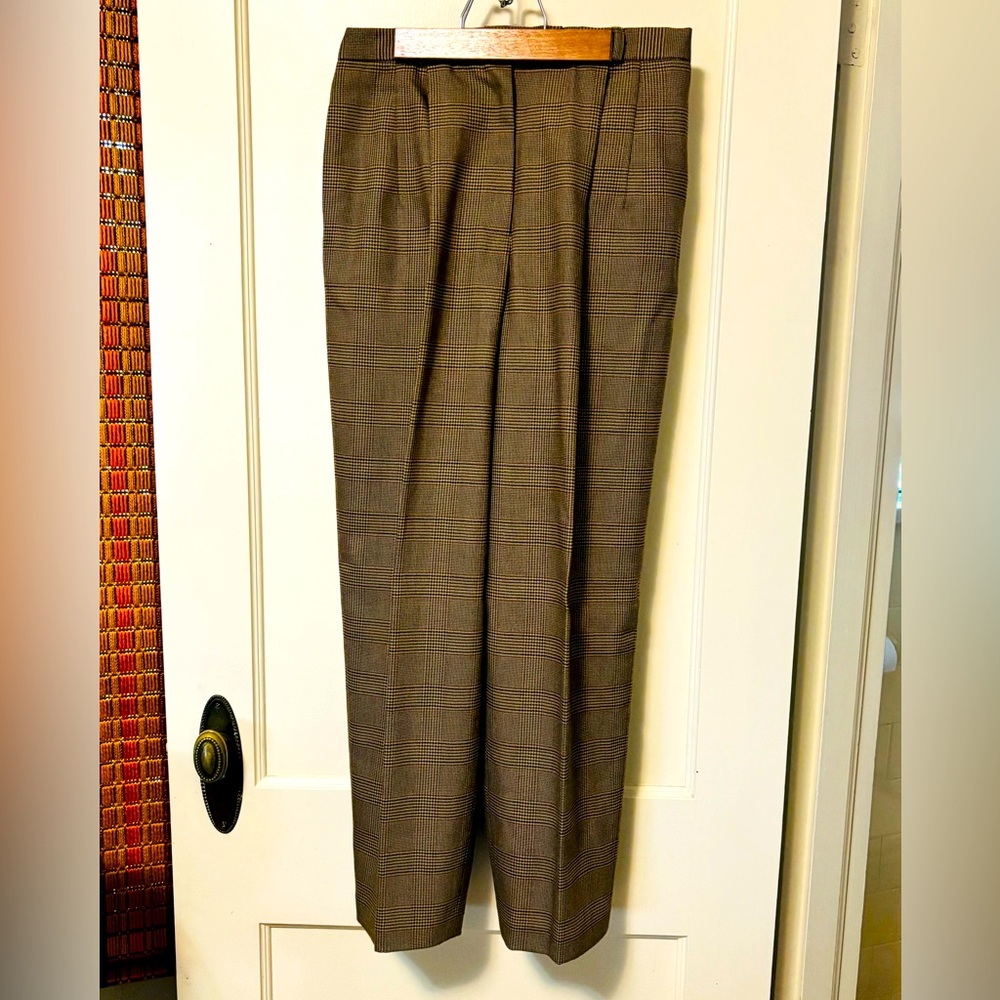 Like NEW! Talbots 100% beautifully tailored wool stretch tan plaid trousers 10P
